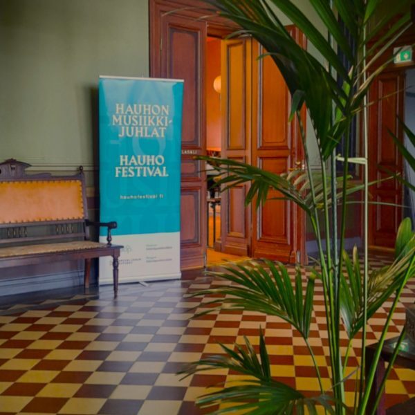 Raatihuone_aula_muokattu